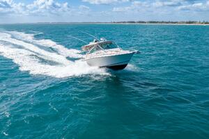 2007 Grady-White Express 360 cruising on clear blue ocean un