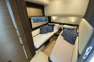 56FT (17.3M) AZIMUT