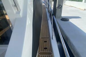 Sky One 55ft Azimut Yacht For Sale