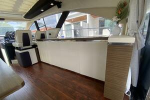 56FT (17.3M) AZIMUT