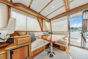 Salon Settee Aft