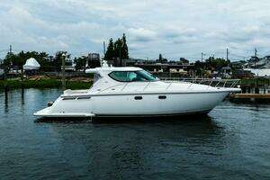 2007 Tiara Yachts 4300 Sovran thumbnail 1