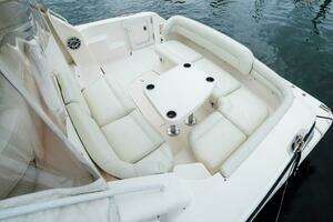 2007 Tiara Yachts 4300 Sovran thumbnail 6