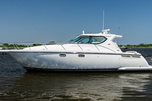 43ft Tiara Yachts Yacht For Sale