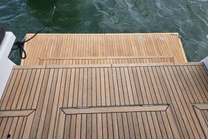OFF-PISTE Worth Avenue Yachts