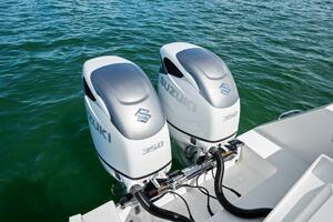 2012 Regulator 32