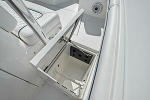 2012 Regulator 32