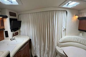 Searenity cabin to forward berth