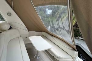 Searenity cockpit lounge