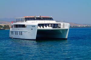 102ft Custom Yacht For Sale