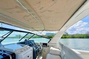 1998 Tiara Yachts 3500 Express thumbnail 9