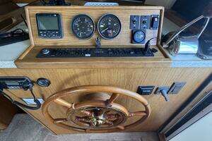 1999 Mainship 350 Trawler thumbnail 25
