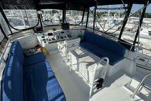 1999 Mainship 350 Trawler thumbnail 29