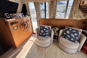 1999 Mainship 350 Trawler thumbnail 11