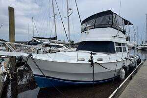 1999 Mainship 350 Trawler thumbnail 3