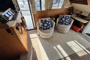 1999 Mainship 350 Trawler thumbnail 8