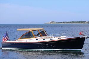 Starboard Quarter Round Hill