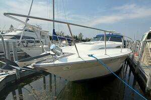 1989 Sea Ray 460 Express Cruiser thumbnail 3