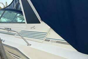 1989 Sea Ray 460 Express Cruiser thumbnail 6