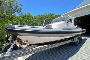 2002 Protector 28 Targa thumbnail 1