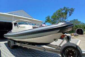 2002 Protector 28 Targa thumbnail 3