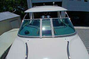 2002 Protector 28 Targa thumbnail 9