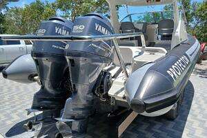 2002 Protector 28 Targa thumbnail 4