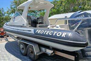 2002 Protector 28 Targa thumbnail 2