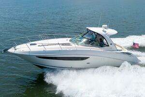 2013 Sea Ray 370 Sundancer thumbnail 2