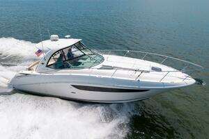 2013 Sea Ray 370 Sundancer thumbnail 4