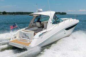 2013 Sea Ray 370 Sundancer thumbnail 3