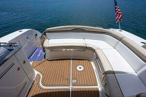 2013 Sea Ray 370 Sundancer thumbnail 15