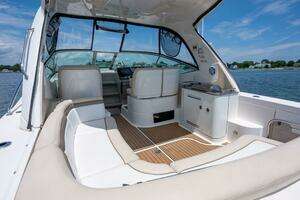 2013 Sea Ray 370 Sundancer thumbnail 11