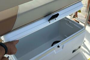 Photo 5894622 for 2023 NauticStar 231 Hybrid  