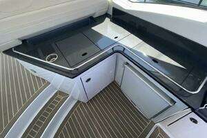 2014 Formula 45 Yacht thumbnail 9