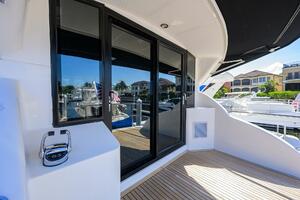 Enclosed Flybridge Aft Deck