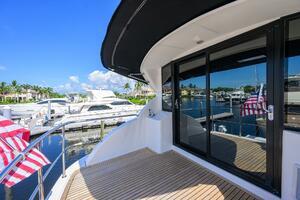 Enclosed Flybridge Aft Deck