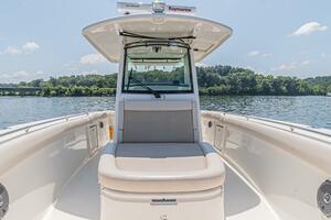 Fwd island deck seating