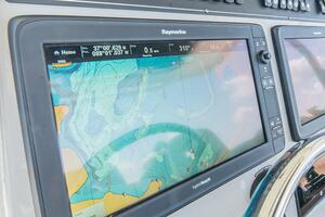 Raymarine Hybridtouch screens