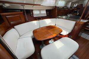 2005 Beneteau 473 thumbnail 30