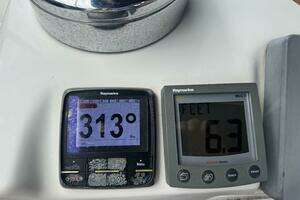 2005 Beneteau 473 thumbnail 24