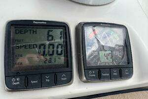 2005 Beneteau 473 thumbnail 25