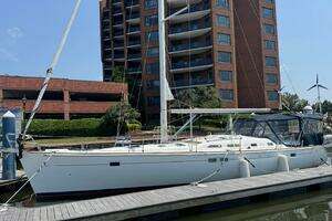2005 Beneteau 473 thumbnail 3