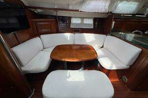 2005 Beneteau 473 thumbnail 28