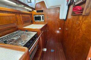 2005 Beneteau 473 thumbnail 32