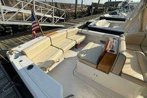 2009 Hunt Yachts Harrier 29 thumbnail 11