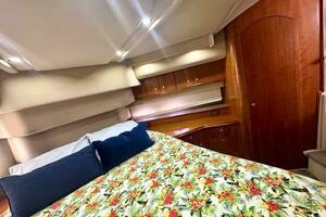 44ft Cruisers Yachts Yacht For Sale