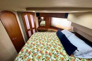 44ft Cruisers Yachts Yacht For Sale