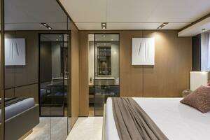 2021 Ferretti Yachts Ferretti 1000 thumbnail 28