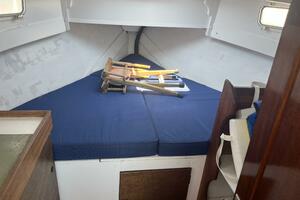 30'RonaldRich vee berth